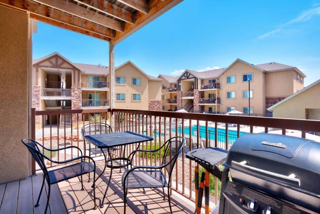 6L Top Floor Redcliff Condo, Pool & Hot Tub Моаб Екстер'єр фото